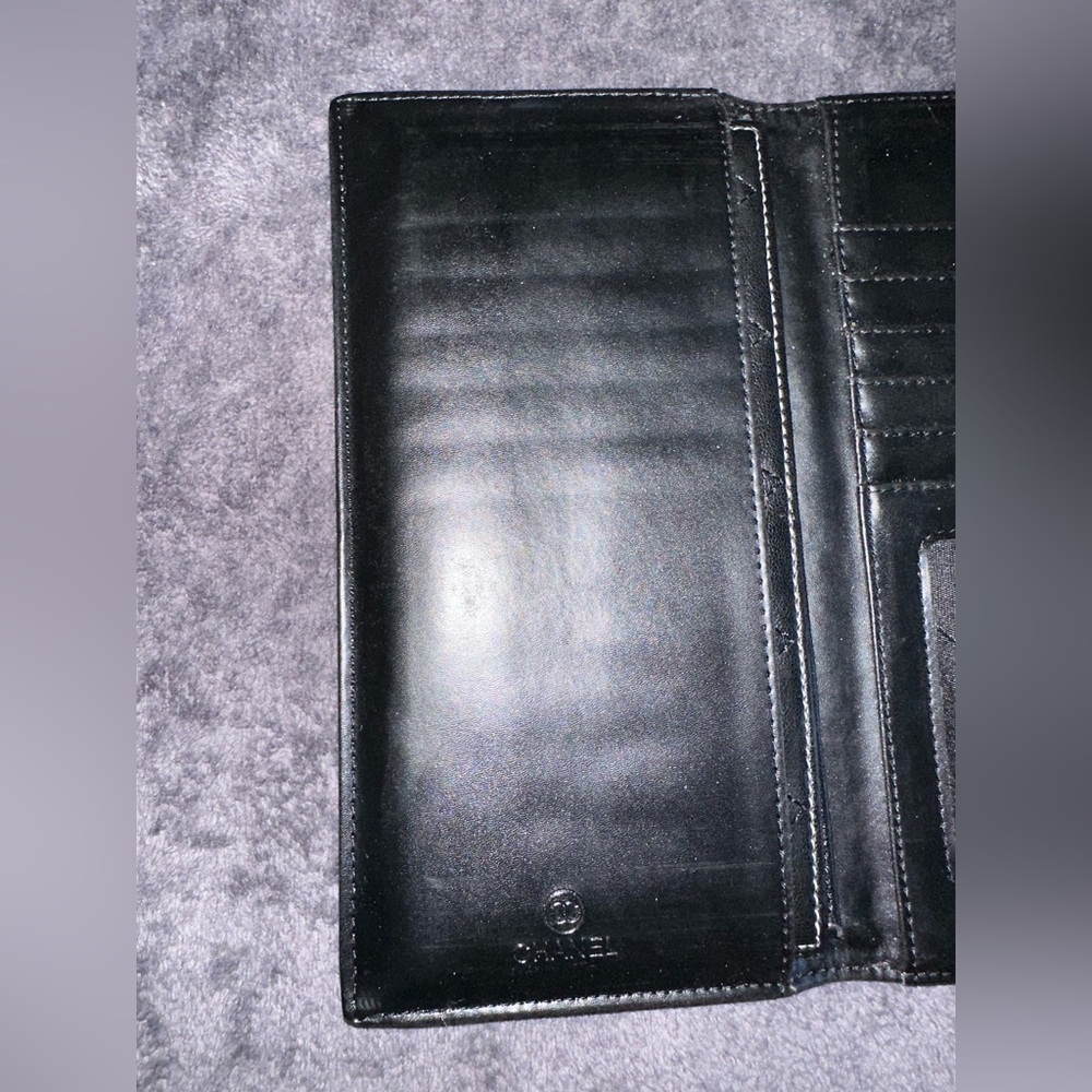 Chanel Vintage Black and White Quilted Wallet Luxurious Design - Picture 10 of 16